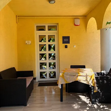 Helena Apartment *
